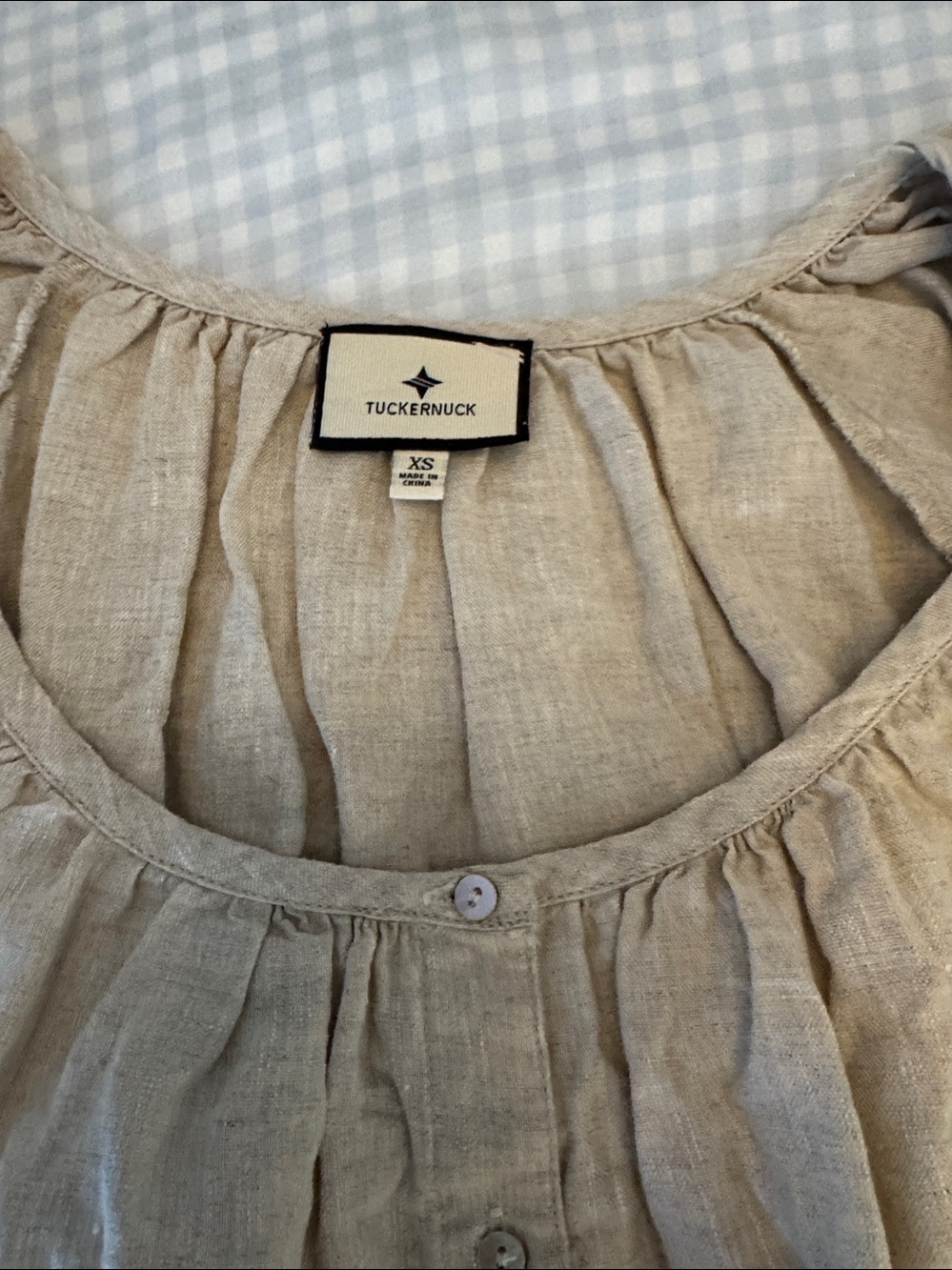 Tuckernuck Linen Two-Piece Set. Shorts and Top - Picture 4 of 4